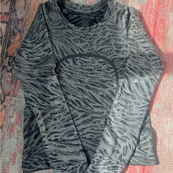 Lululemon Long Sleeves Race Length Swifty Tech 2.0 - Picture 3 of 5